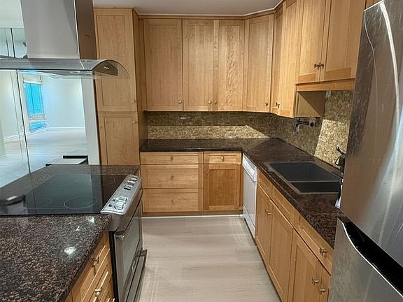 3rd image of 603 S Prospect Ave Unit 101