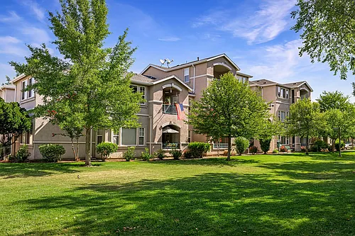 Sterling Oaks Luxury Apartments Photo 1 Sterling Oaks Luxury Apartments Photo 1