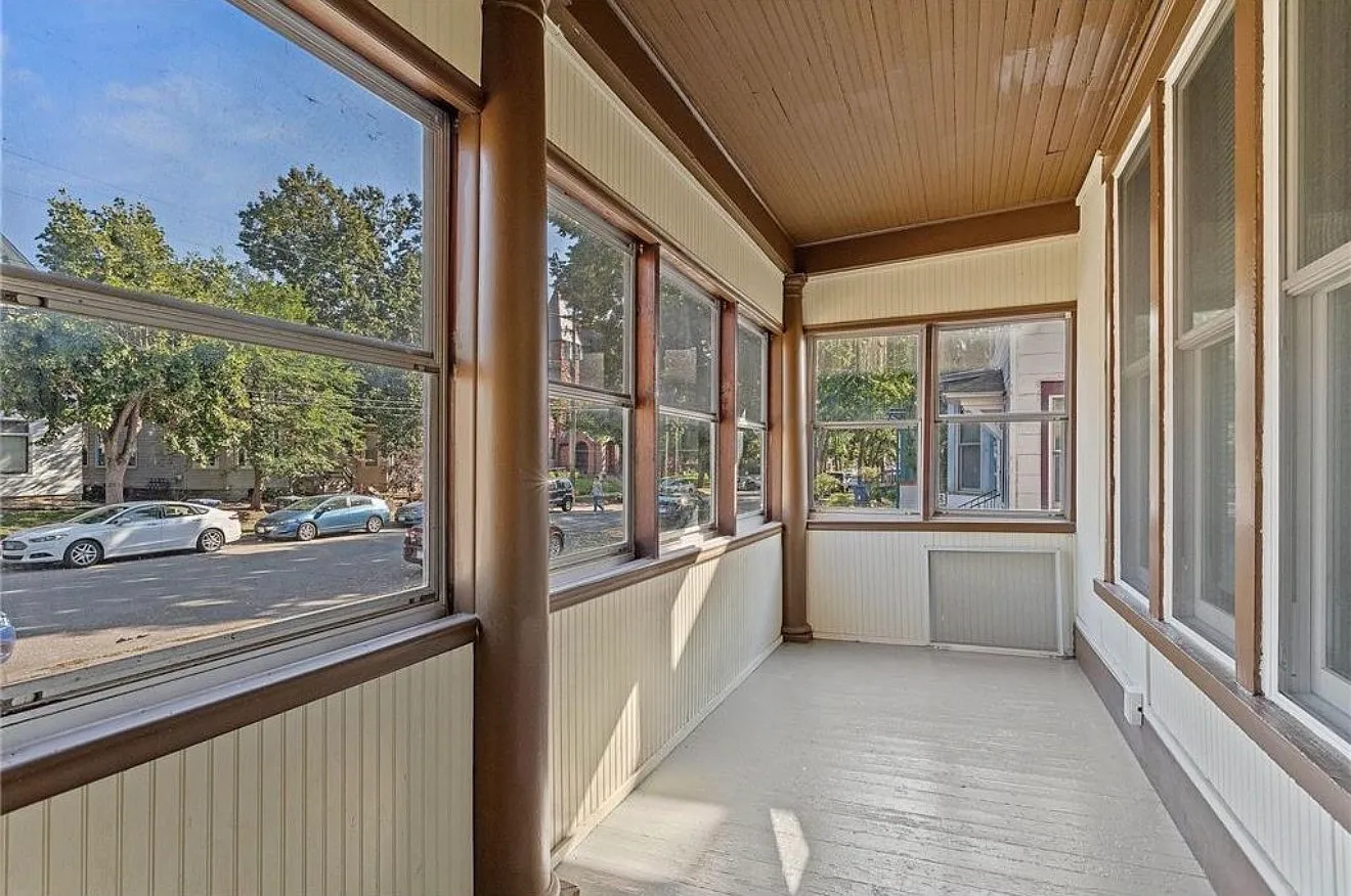 6 bed, $3,100 — Photo 3