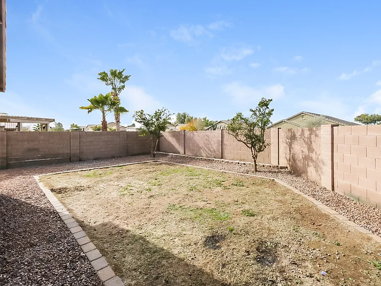38514 N Navarro Dr — Photo 17