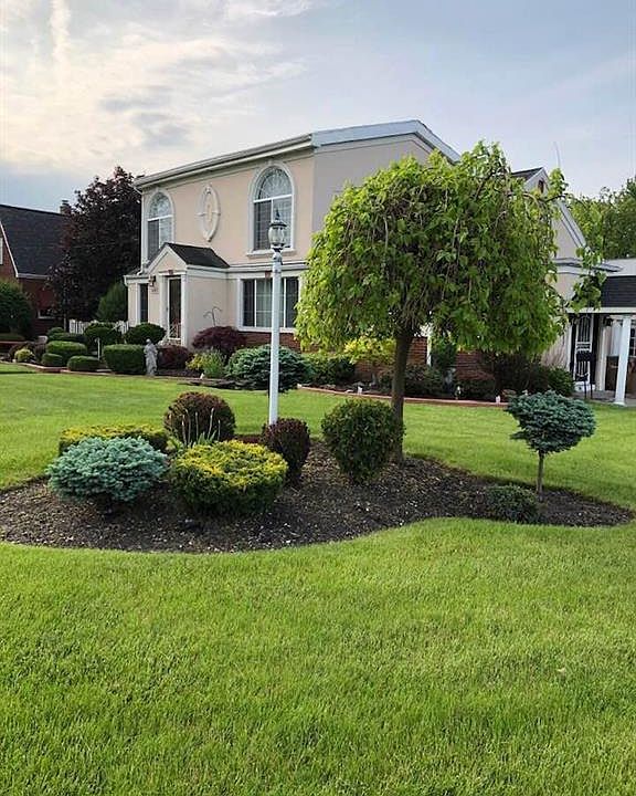 1st image of 681 Cleveland Dr