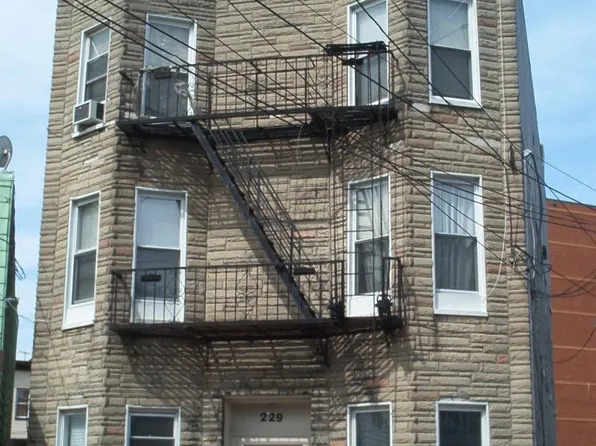 229 Summit Avenue image 1 of 12