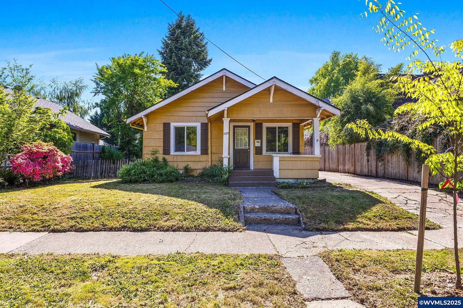 1420 Summer St NE photo 1