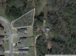355 Brownstone Loop, Elmore, AL 36025