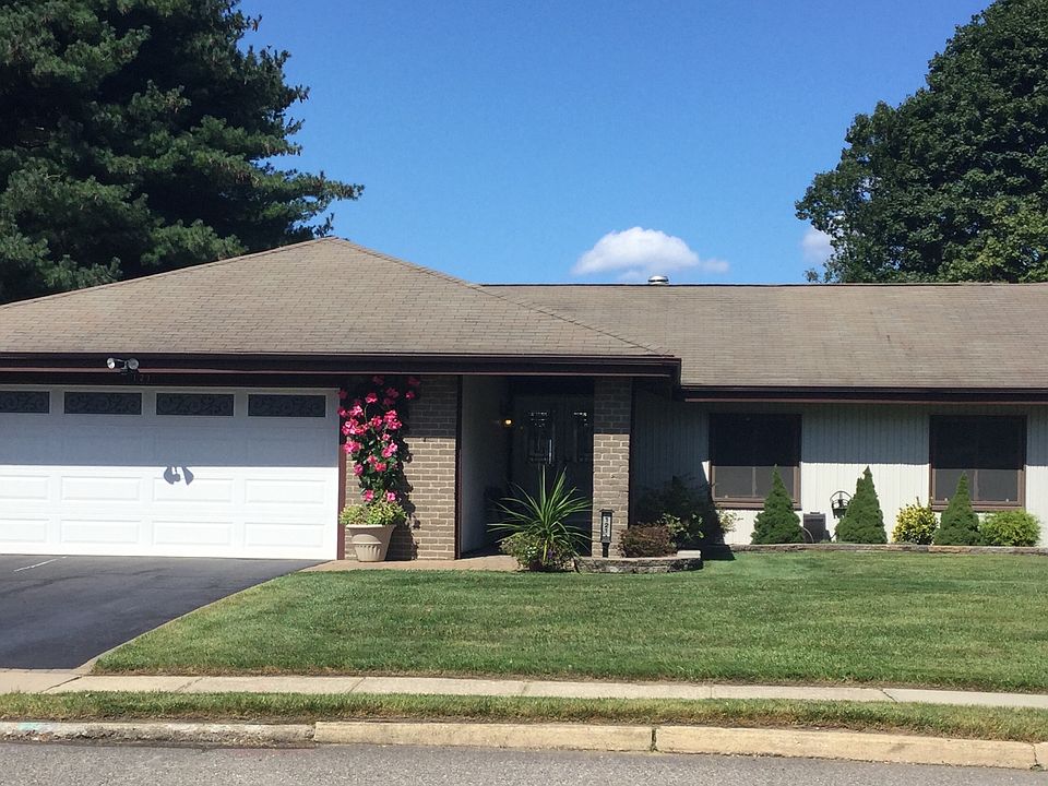 Simple, clean landscaping.