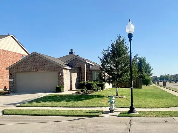 8800 Deadwood Ln, Aubrey, TX 76227