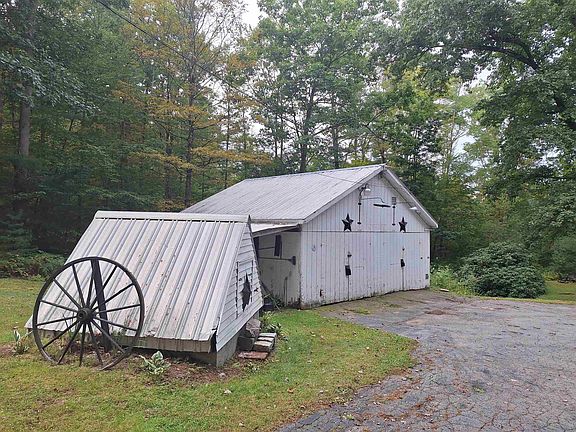 5th image of 318 County Road