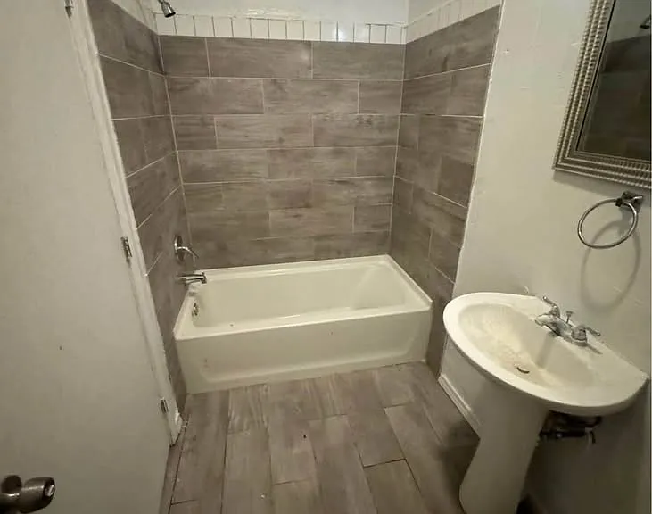 Live Oak Pl — Photo 6