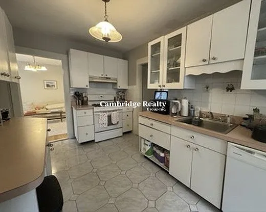 94 Heath St #1T