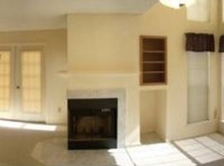 247 Carriage Crossing Ln, Middletown, CT 06457