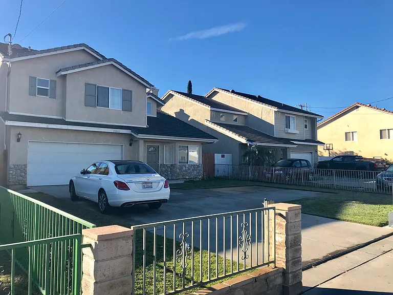 21042 Saticoy St — Photo 1
