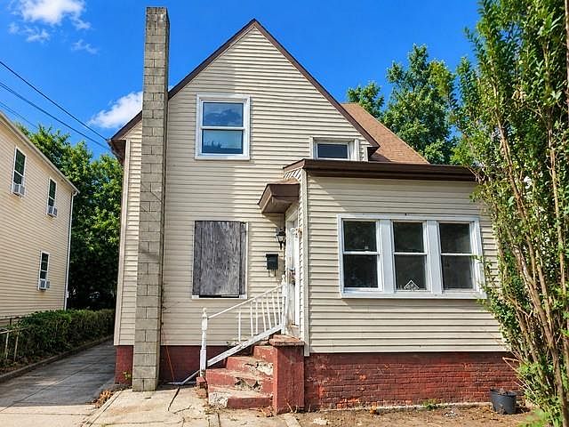 1st image of 17 Rodman St