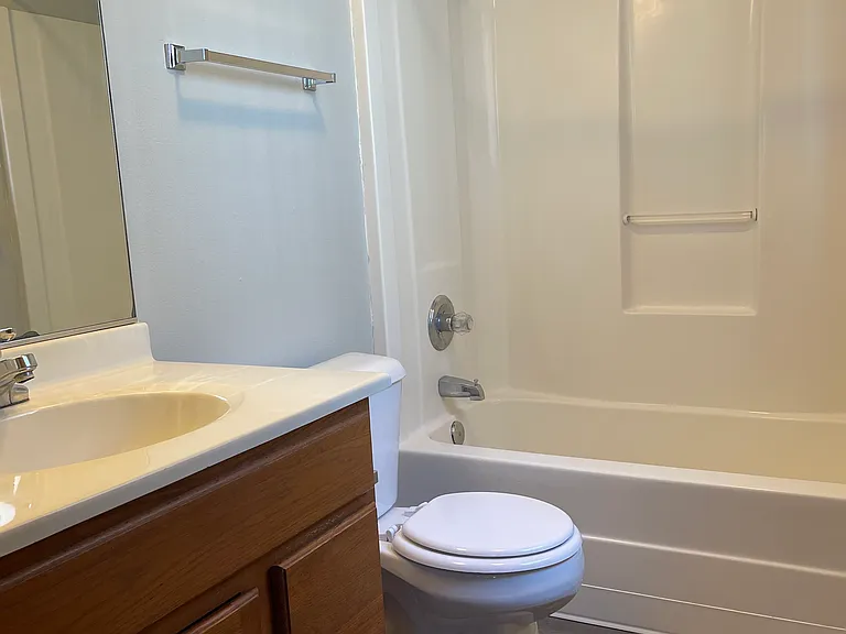 841 Dickinson Ave #4 — Photo 8