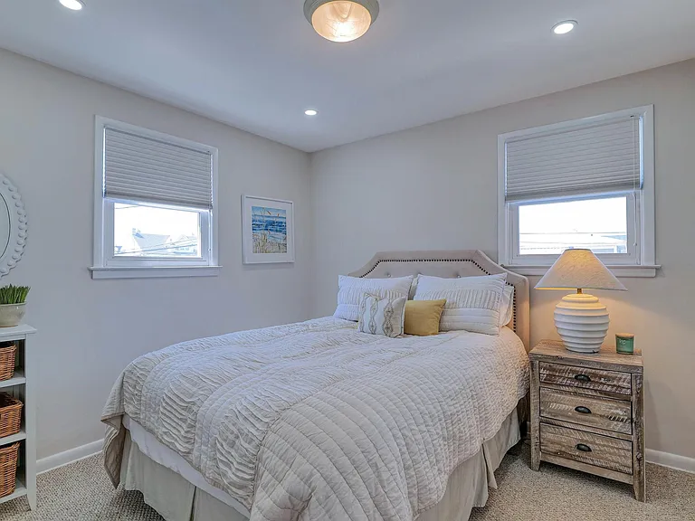 7000 Winchester Ave #TOP FLOOR — Photo 20