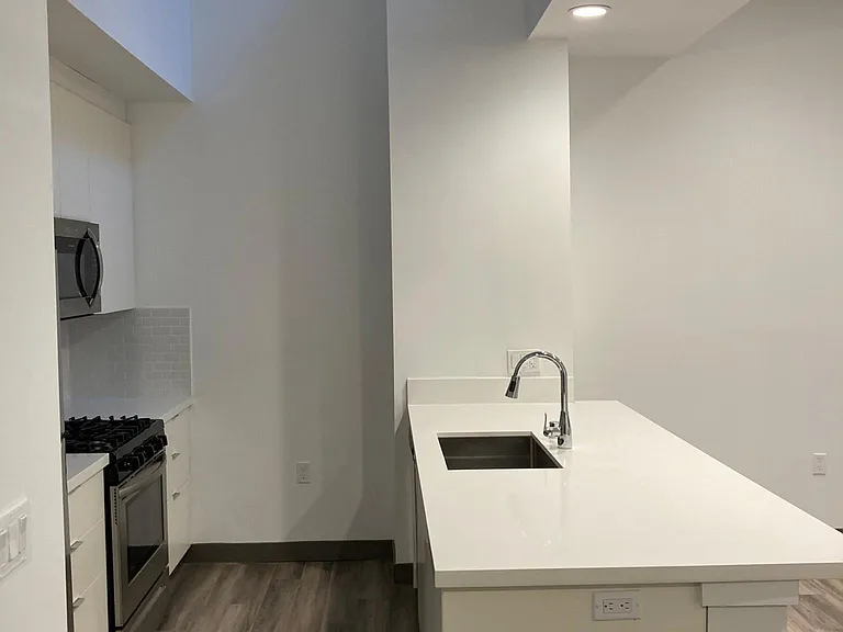 161 S Normandie Ave #9 — Photo 6