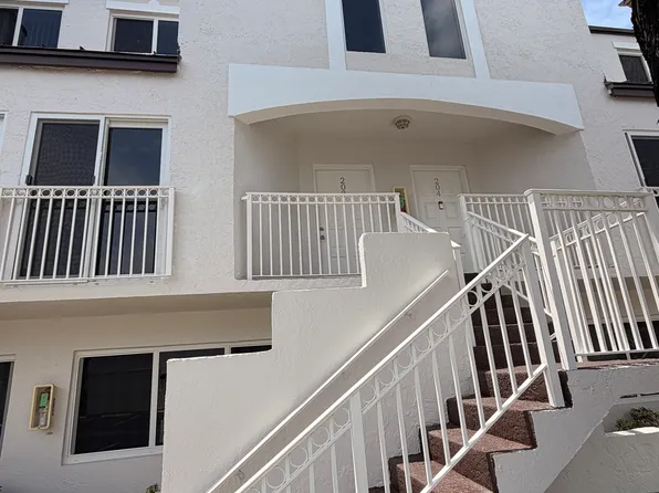 8540 NW 6th Ln APT 203, Miami, FL 33126