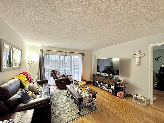 5th image of 1108 Green Pine Boulevard #E2