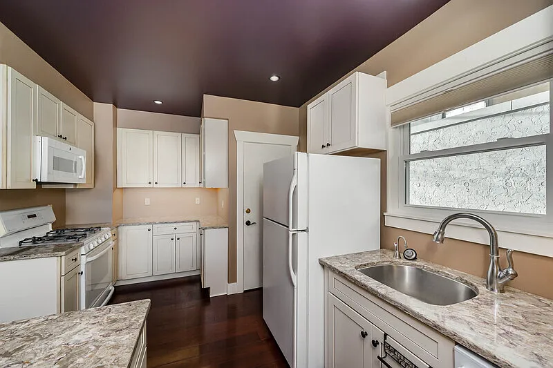 2 bed, 2.5 bath, 1860 sqft, $3,650 — Photo 3