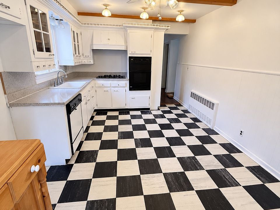 1st image of 600 Logan Ave #2