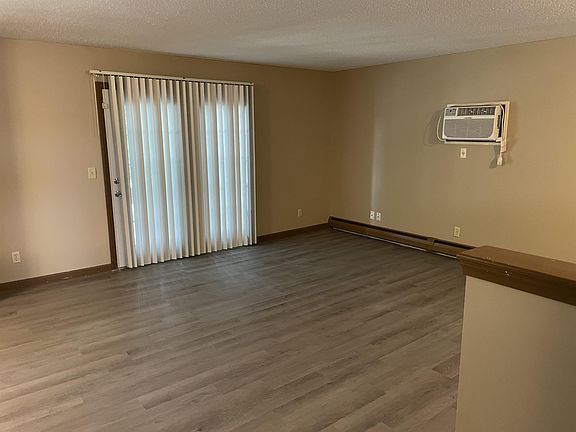 4th image of 348 Oxford Ct #3