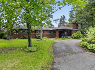 2 Birdstone Ave, Ottawa, ON K2S 0S2