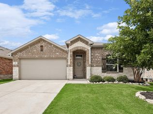 404 Saguaro Dr, Roanoke, TX 76052