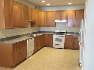 294 Pinelli Dr, Piscataway, NJ 08854