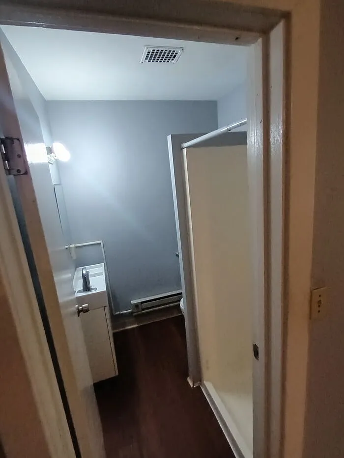 1 bed, 1.0 bath, $725 — Photo 4