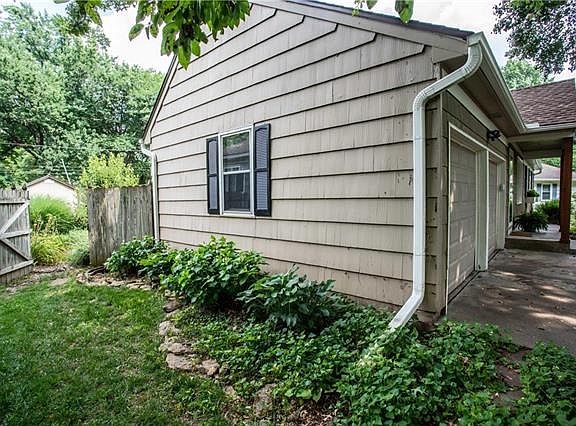4th image of 10401 Horton Dr