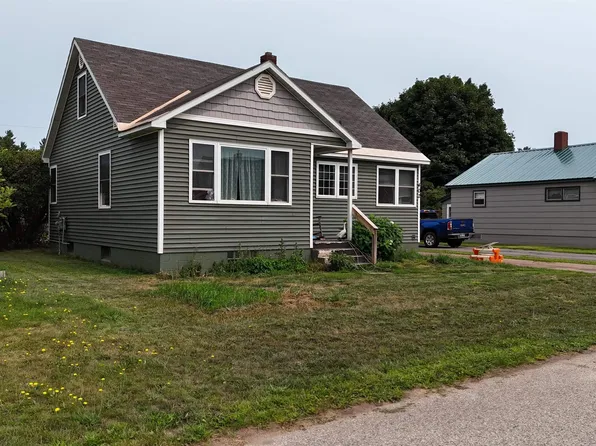 402 Nicholas Ave, Palmer, MI 49871