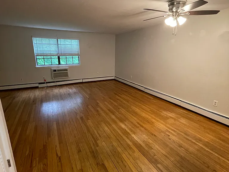 109 Sycamore Ln #B — Photo 9