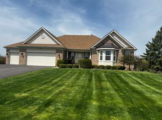 1408 Wilmot Farms Dr, Spring Grove, IL 60081