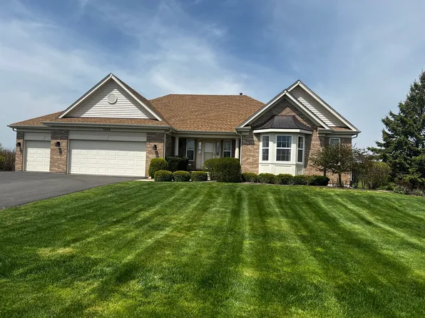 1408 Wilmot Farms Dr, Spring Grove, IL 60081