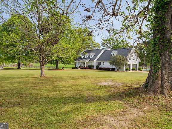 4th image of 2705 Piney Mount Rd