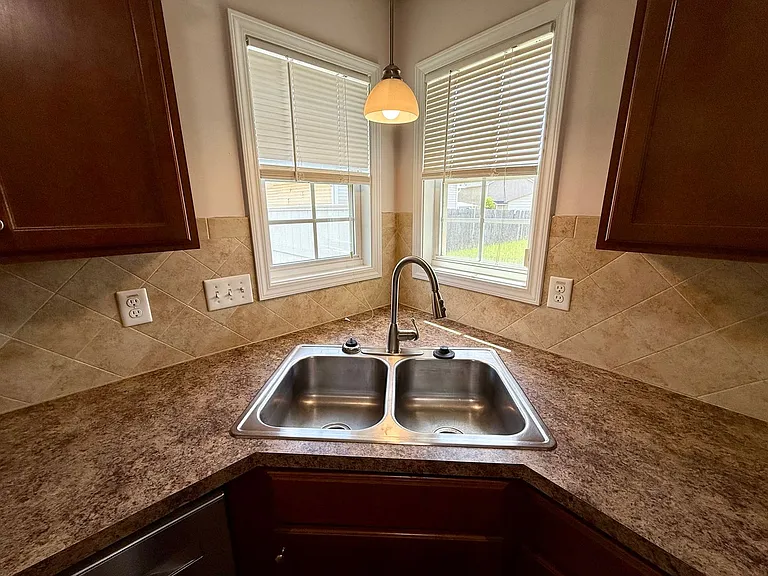 2513 Hunting Bow Dr — Photo 16
