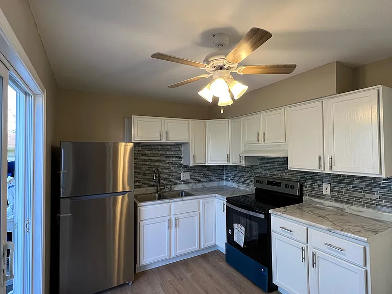 1113-15 Burgundy Ln #1115 — Photo 9
