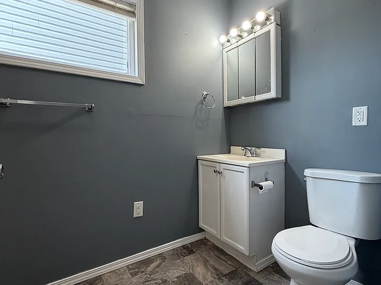 2114 Wayne Ave — Photo 7