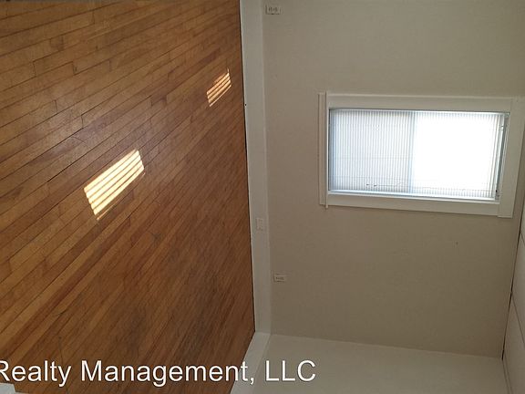 2nd image of 110 N Main St
