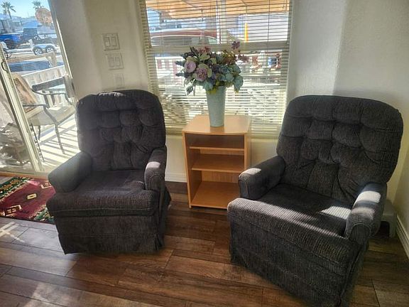 3rd image of 10442 N Frontage Rd #81