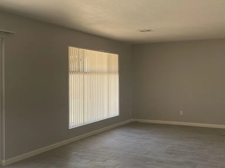 2024 N 81st Pl — Photo 5