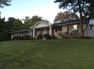 206 E Lake Dr, Dickson, TN 37055