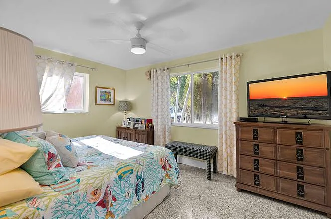 25 N Ocean Dr — Photo 17