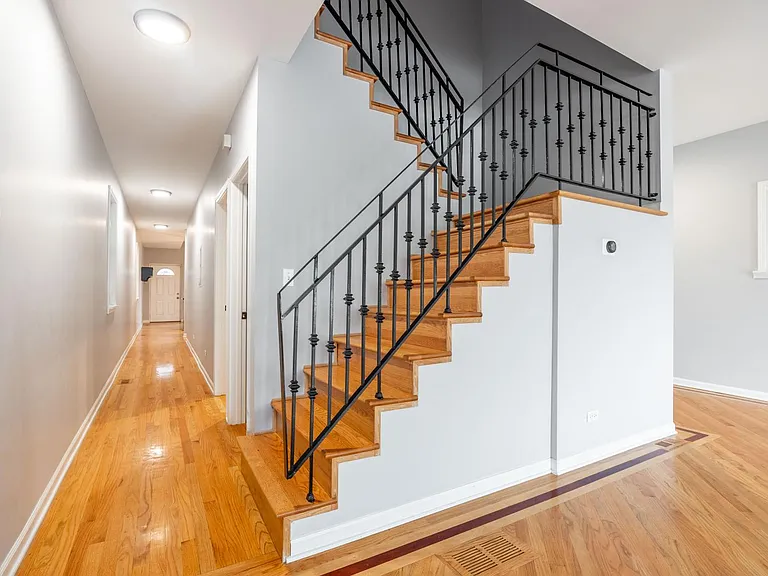 1333 W Walton St #2 — Photo 10