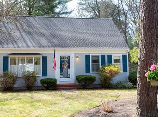 17 Chuckles Way, Marstons Mills, MA 02648