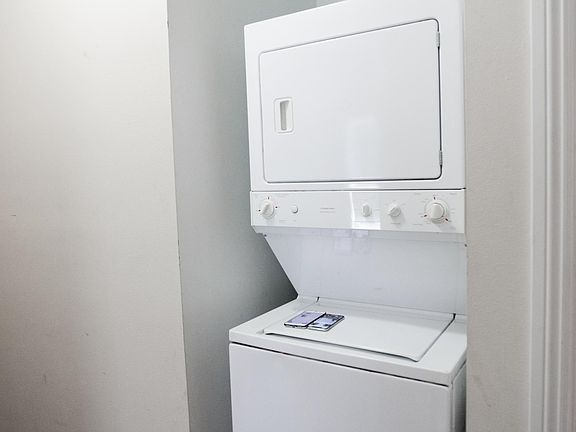 5th image of 1248 W 37th Dr Room 1