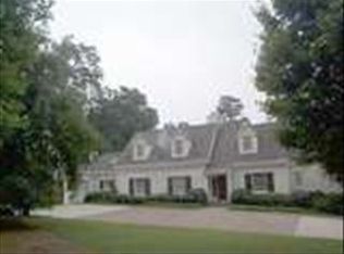 555 Milledge Cir, Athens, GA 30606