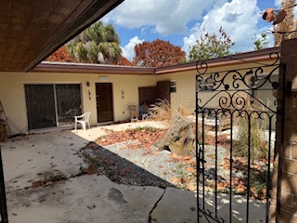 2nd image of 1128 Pine Tree Dr