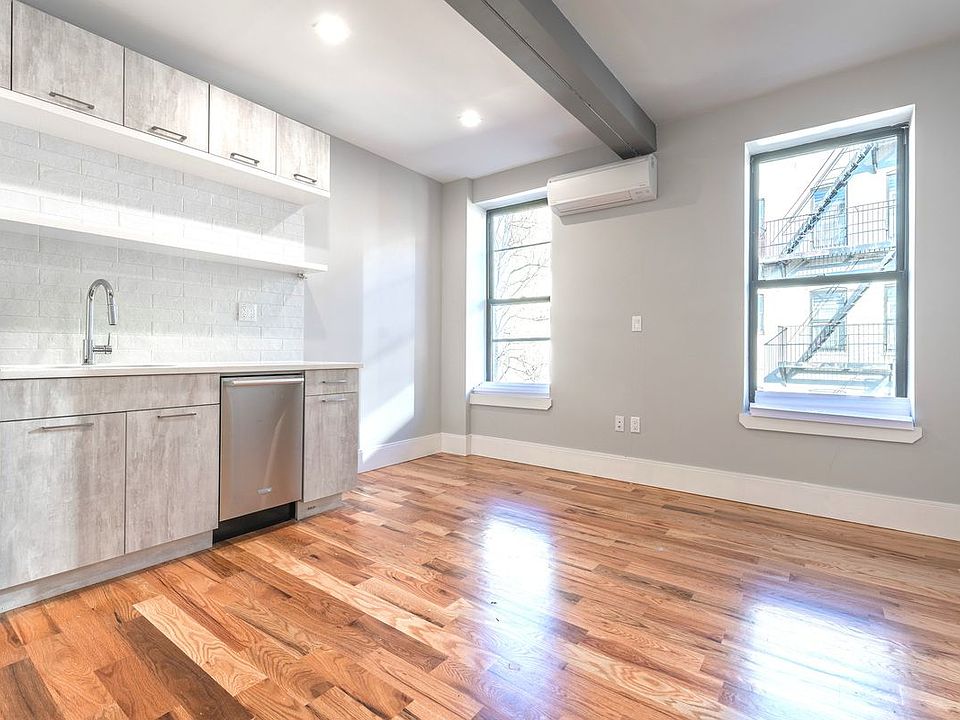 1st image of 245 Sullivan Pl