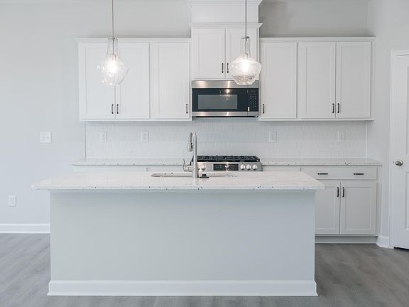 4th image of 285 Gregory Village Dr