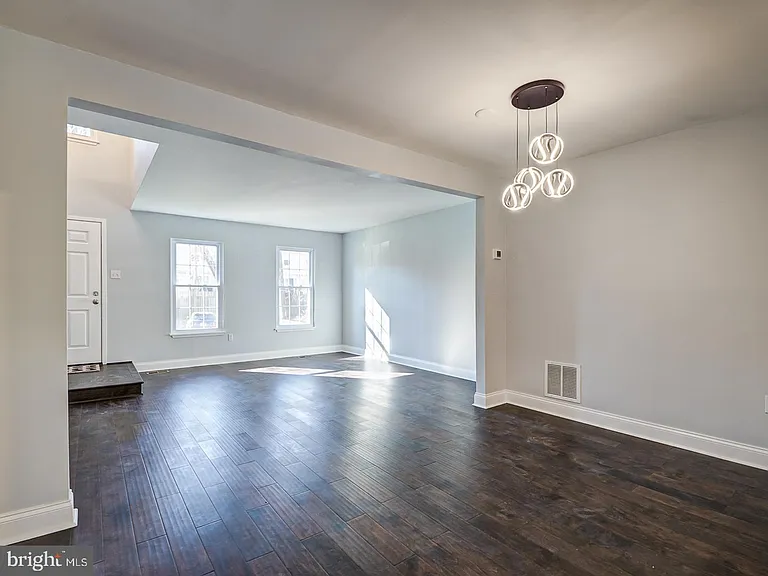 5 Climbing Ivy Ct — Photo 10